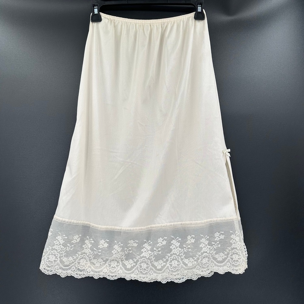 Vive La Difference Cream Nylon Half Slip Lace Trim Side Slit Medium 6 Vintage